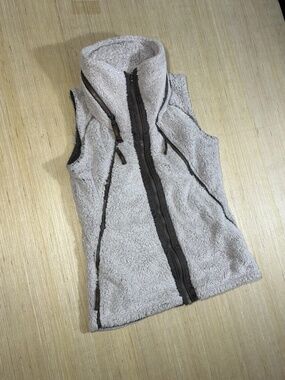 Kuhl Women’s S Brown Fleece Flight Full Zip Sherpa Outdoors Hooded Vest Cozy
